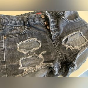 Arizona JUNIORS Size 1 **RIPPED** Jean Shorts